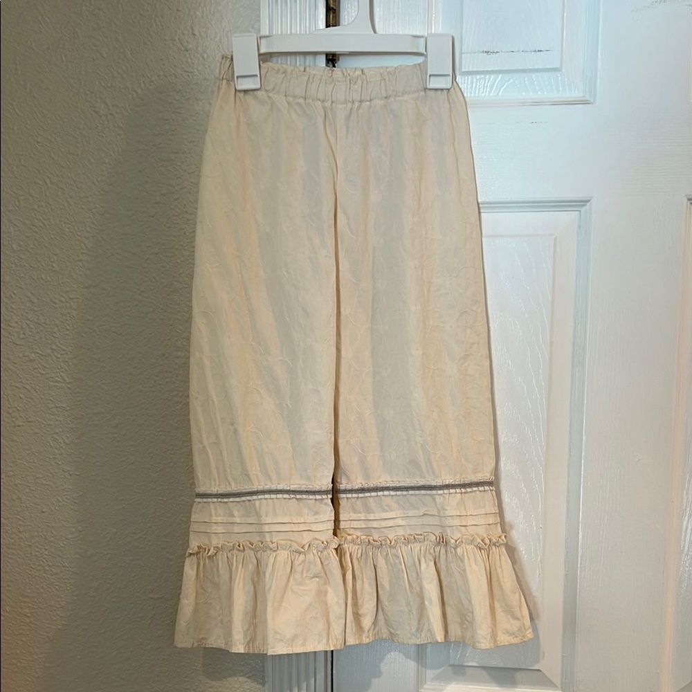 Persnickety ruffle bottom pants